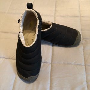 KEEN Howser Slipper 8.5